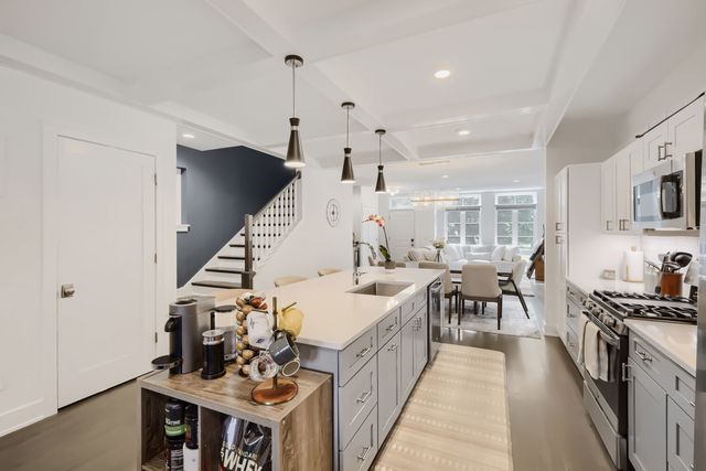319 S Washtenaw Avenue, Chicago, IL 60612