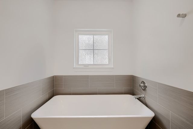 319 S Washtenaw Avenue, Chicago, IL 60612