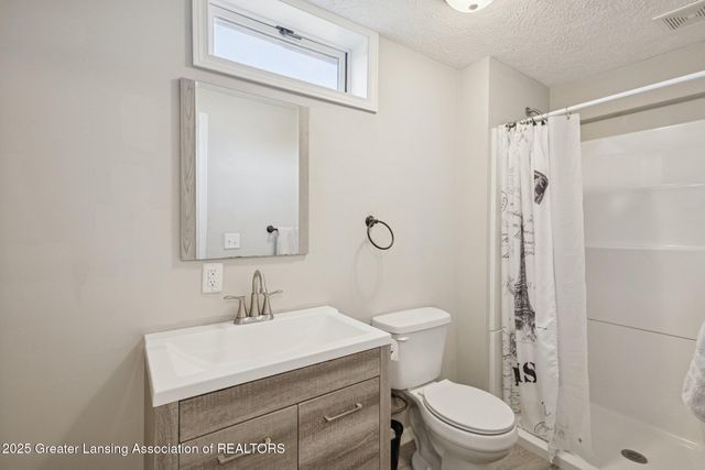 2663 Carlisle Highway, Charlotte, MI 48813