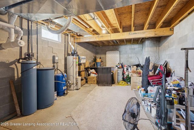 2663 Carlisle Highway, Charlotte, MI 48813