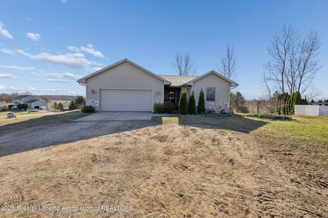 2663 Carlisle Highway, Charlotte, MI 48813