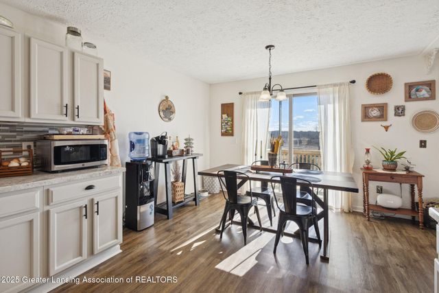 2663 Carlisle Highway, Charlotte, MI 48813