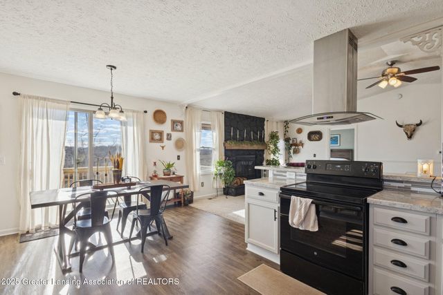 2663 Carlisle Highway, Charlotte, MI 48813