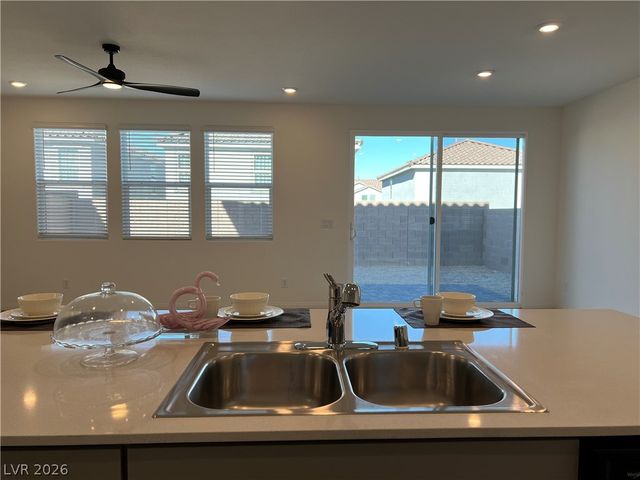 8142 Desert Cassia Avenue, Las Vegas, NV 89113