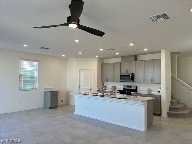 8142 Desert Cassia Avenue, Las Vegas, NV 89113