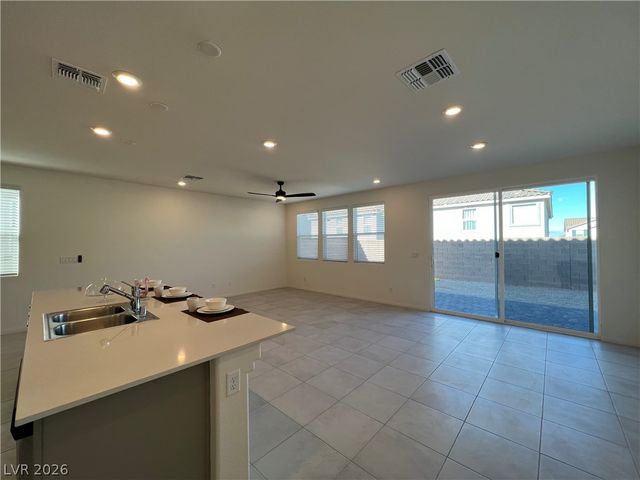 8142 Desert Cassia Avenue, Las Vegas, NV 89113