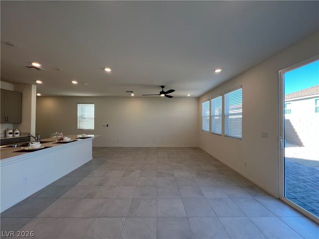 8142 Desert Cassia Avenue, Las Vegas, NV 89113