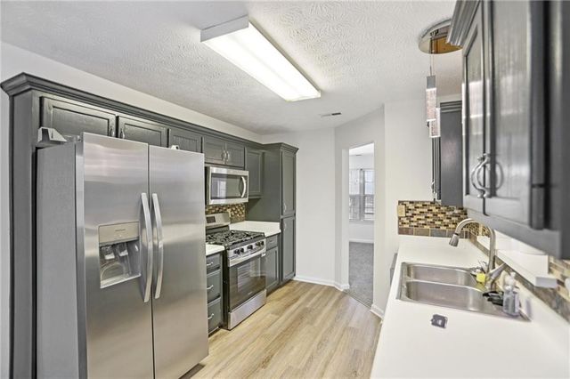 83 Huntington Court, Newnan, GA 30265