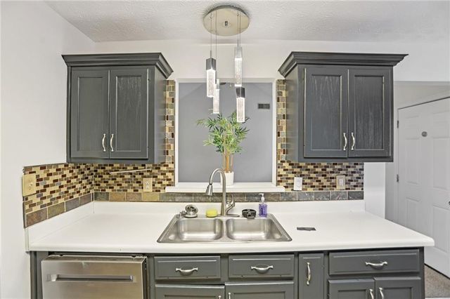 83 Huntington Court, Newnan, GA 30265