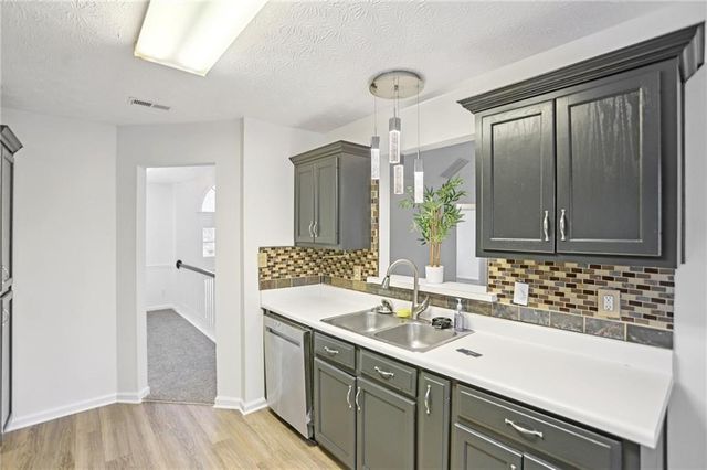 83 Huntington Court, Newnan, GA 30265