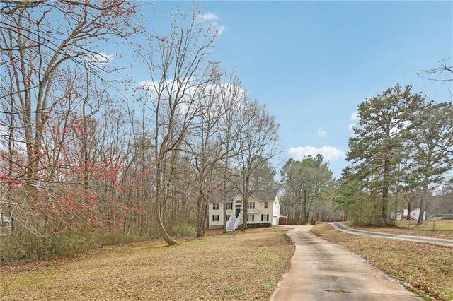 83 Huntington Court, Newnan, GA 30265