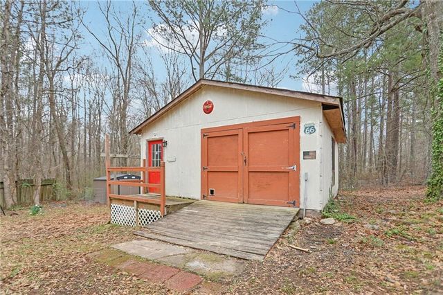 83 Huntington Court, Newnan, GA 30265