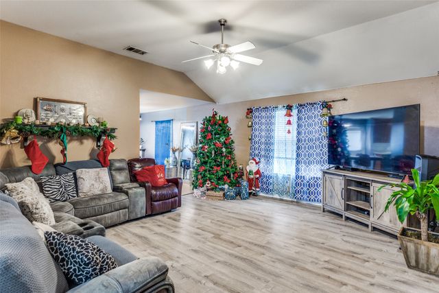 1241 Camden Yard Drive, Fort Worth, TX 76028