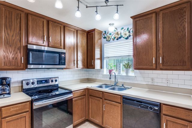 1241 Camden Yard Drive, Fort Worth, TX 76028