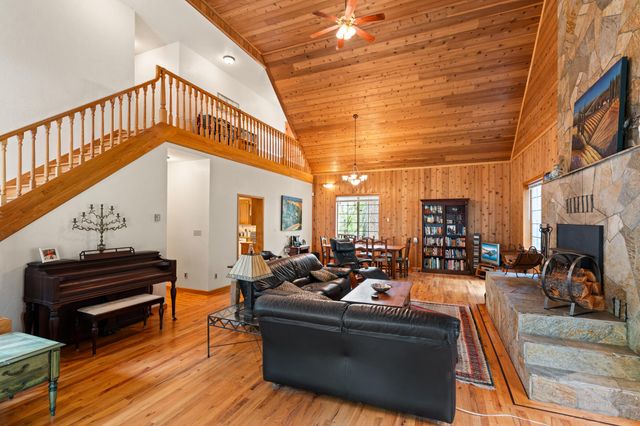 4046 Little Applegate Road, Jacksonville, OR 97530
