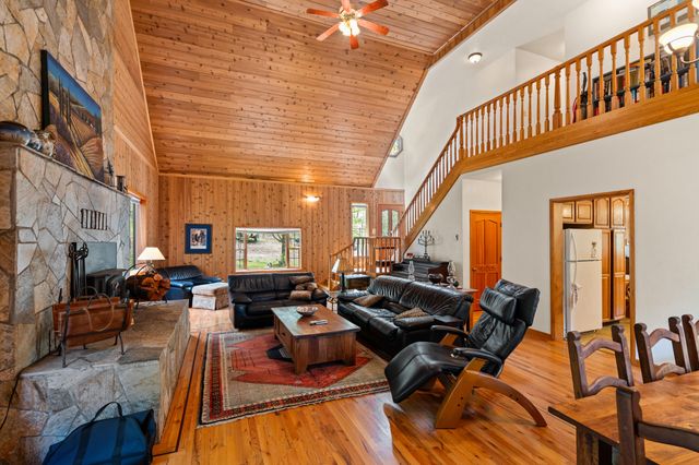 4046 Little Applegate Road, Jacksonville, OR 97530