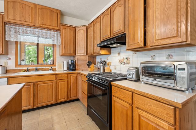 4046 Little Applegate Road, Jacksonville, OR 97530