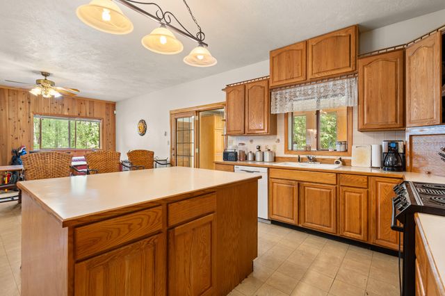 4046 Little Applegate Road, Jacksonville, OR 97530