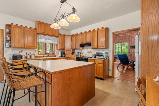 4046 Little Applegate Road, Jacksonville, OR 97530