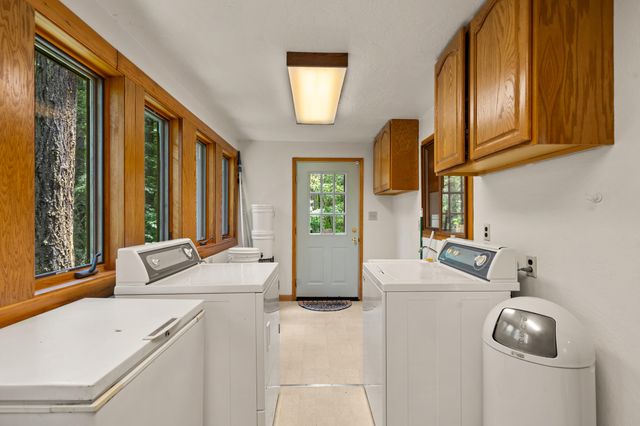 4046 Little Applegate Road, Jacksonville, OR 97530