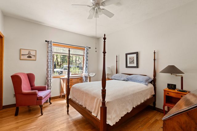 4046 Little Applegate Road, Jacksonville, OR 97530
