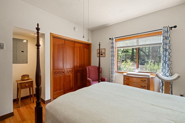 4046 Little Applegate Road, Jacksonville, OR 97530