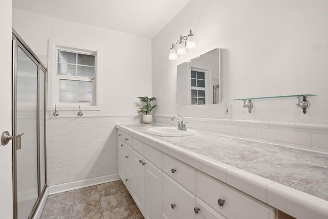 1217 S Jefferson St, Spokane, WA 99204