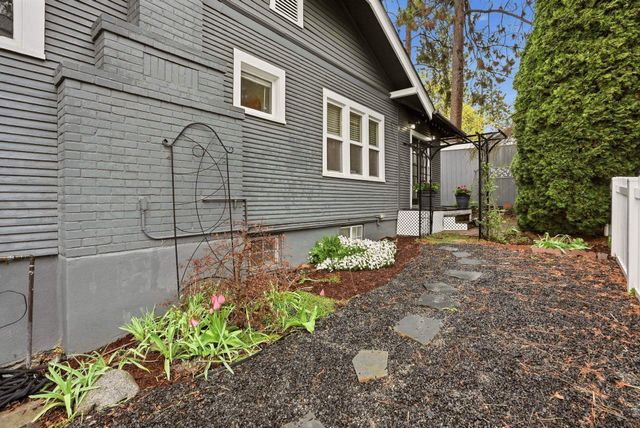 1217 S Jefferson St, Spokane, WA 99204