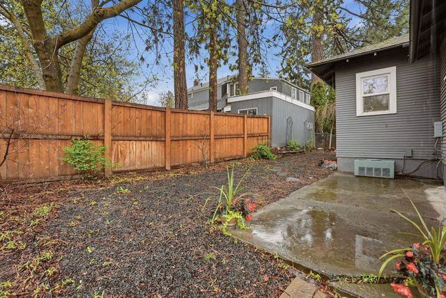 1217 S Jefferson St, Spokane, WA 99204