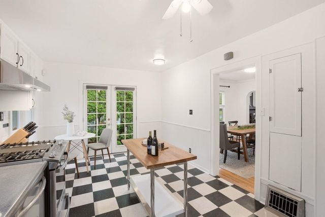 1217 S Jefferson St, Spokane, WA 99204