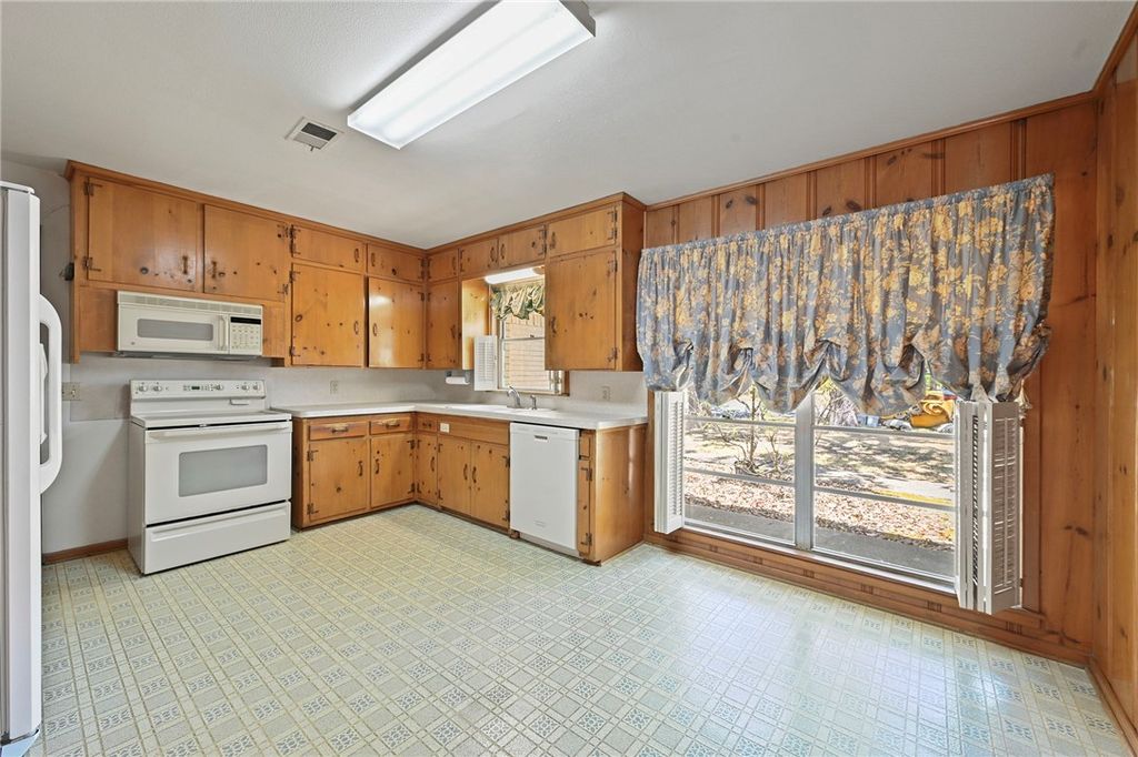 709 Esther Boulevard, Bryan, TX 77802 — photo 3