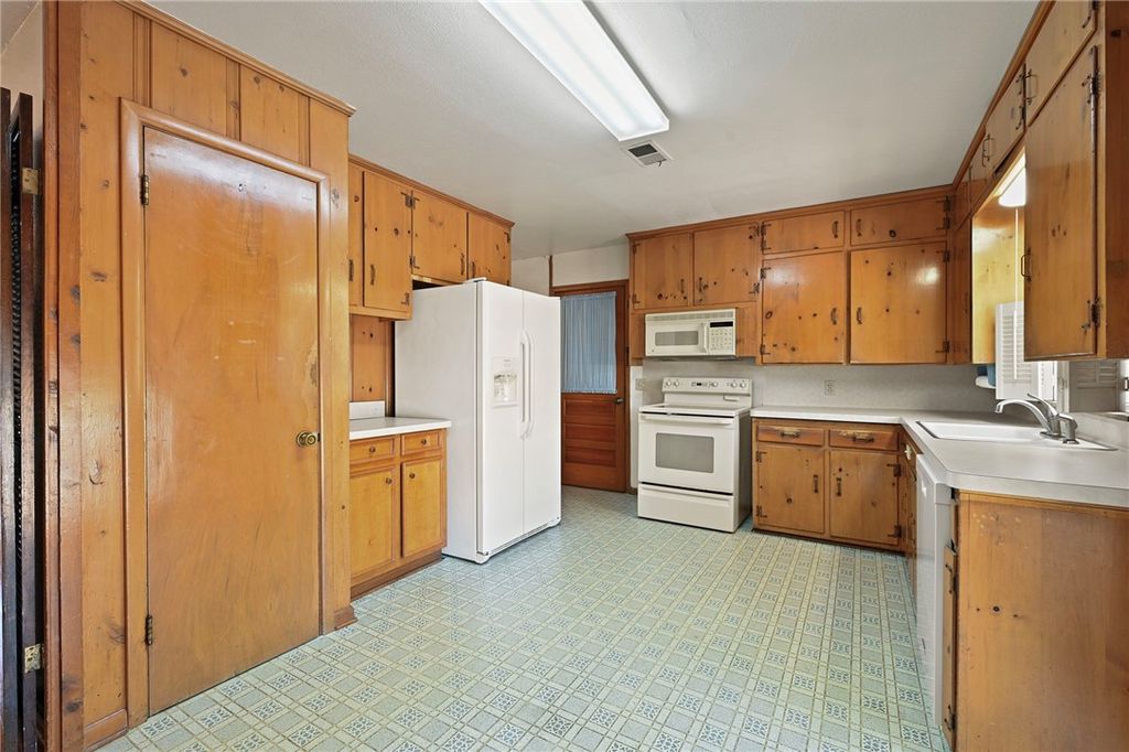 709 Esther Boulevard, Bryan, TX 77802 — photo 5