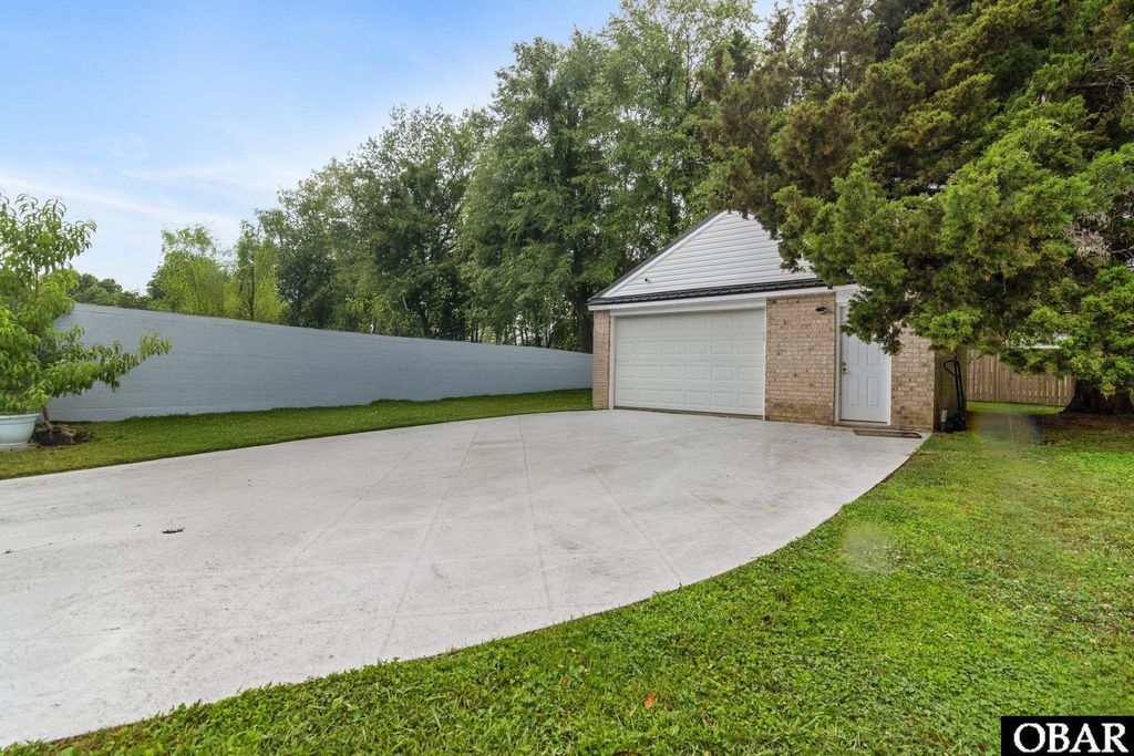 Image 30 of property listing at 185 Launch Landing Road Lot 13, Moyock, NC 27958