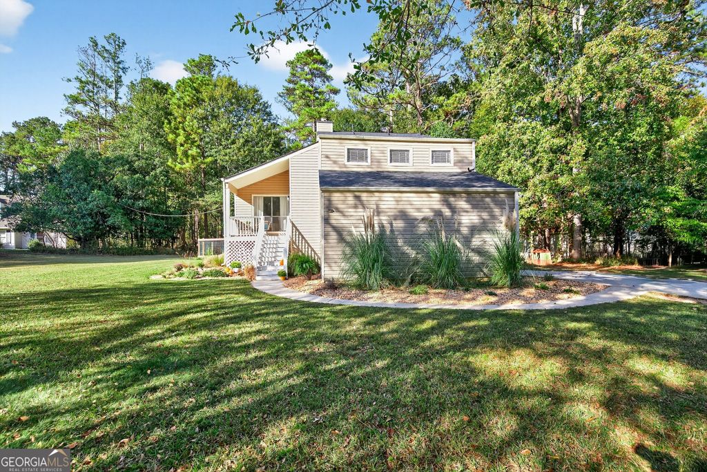 210 Marilyn Drive E, Fayetteville, GA 30214