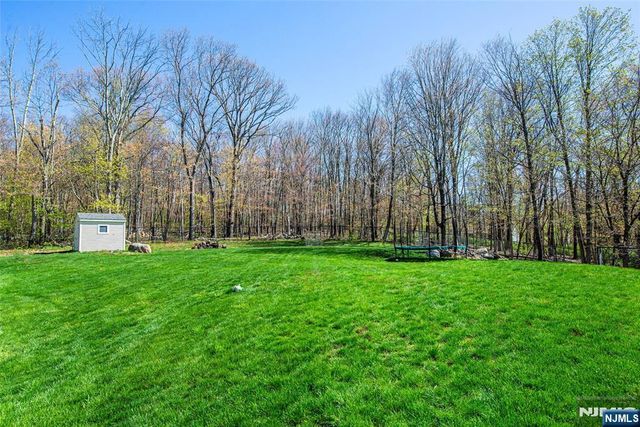 5 Crestview Lane, Sparta, NJ 07871