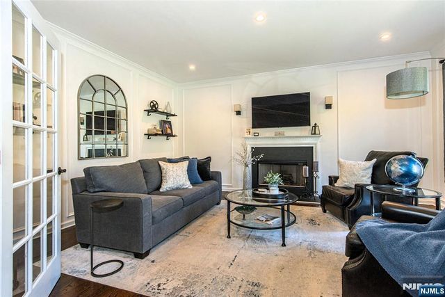 5 Crestview Lane, Sparta, NJ 07871