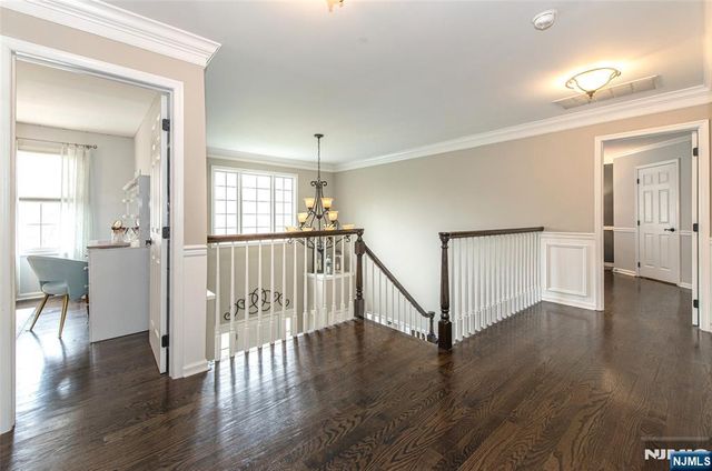 5 Crestview Lane, Sparta, NJ 07871