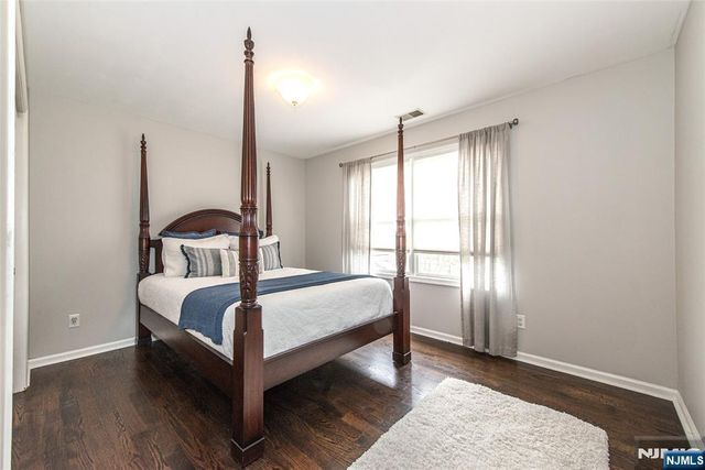 5 Crestview Lane, Sparta, NJ 07871