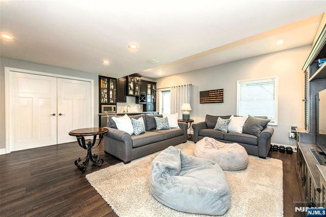 5 Crestview Lane, Sparta, NJ 07871