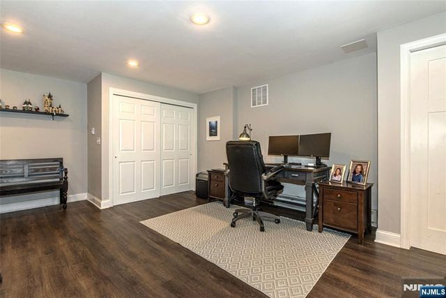 5 Crestview Lane, Sparta, NJ 07871