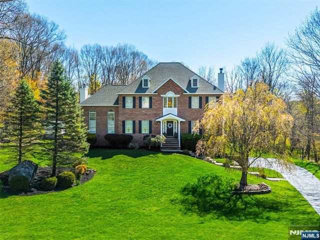 5 Crestview Lane, Sparta, NJ 07871