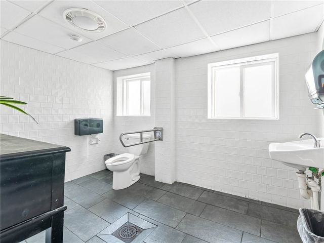 176 Columbus Avenue, Pawtucket, RI 02860
