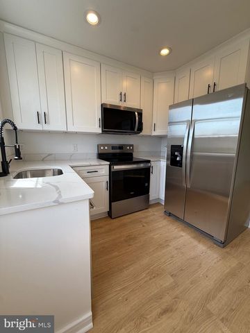 2125 OAKLAND RD, Middle River, MD 21220