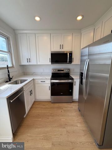 2125 OAKLAND RD, Middle River, MD 21220