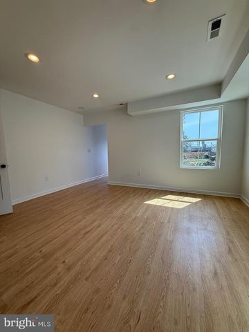 2125 OAKLAND RD, Middle River, MD 21220