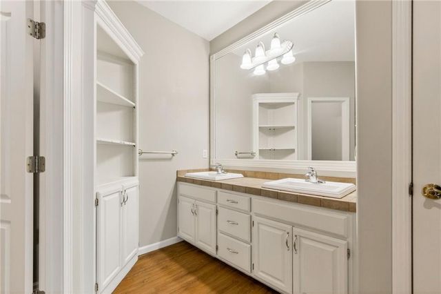 3700 S Bolger Court, Independence, MO 64055