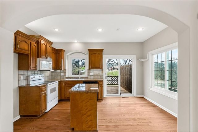 3700 S Bolger Court, Independence, MO 64055