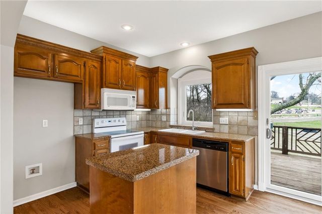 3700 S Bolger Court, Independence, MO 64055