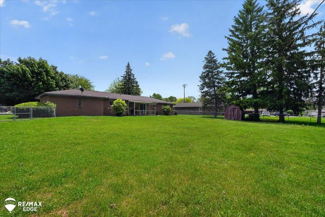 2809 S Outer Drive, Buena Vista Twp, MI 48601