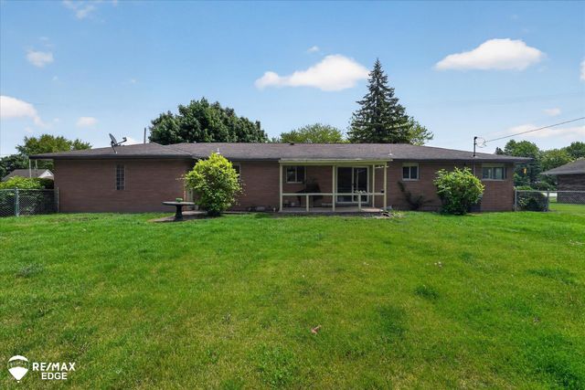 2809 S Outer Drive, Buena Vista Twp, MI 48601
